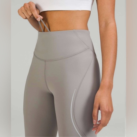 NWT Lululemon Base Pace High-Rise Reflective Tight 25" in GULL GREY - Picture 4 of 8